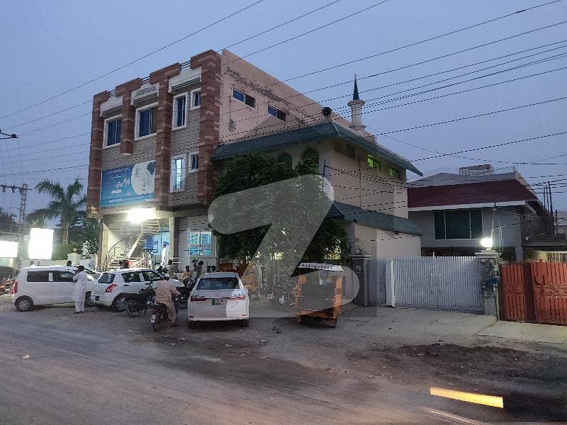 ادرز جوہر آباد میں 1 کنال عمارت 13.5 کروڑ میں برائے فروخت۔