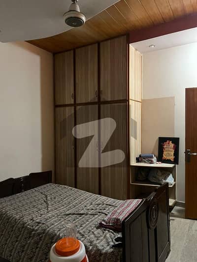 جوہر ٹاؤن فیز 1 - بلاک سی جوہر ٹاؤن فیز 1 جوہر ٹاؤن لاہور میں 1 کمرے کا 1 مرلہ کمرہ 15 ہزار میں کرایہ پر دستیاب ہے۔
