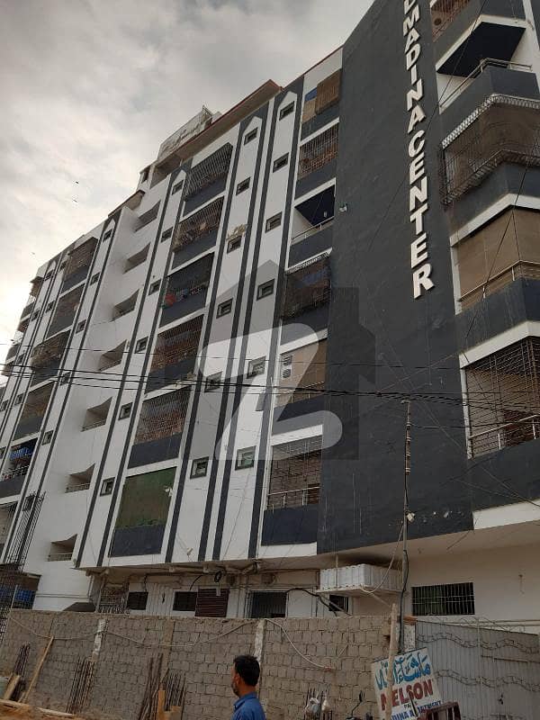 غِزری کراچی میں 4 کمروں کا 8 مرلہ فلیٹ 1.35 کروڑ میں برائے فروخت۔
