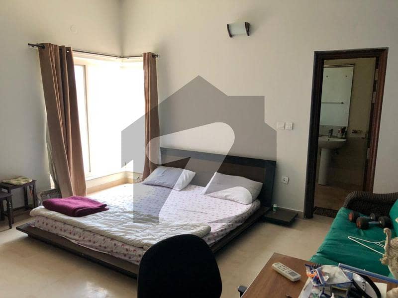 ڈی ایچ اے فیز 6 ڈیفنس (ڈی ایچ اے) لاہور میں 5 کمروں کا 1 کنال مکان 5.6 کروڑ میں برائے فروخت۔