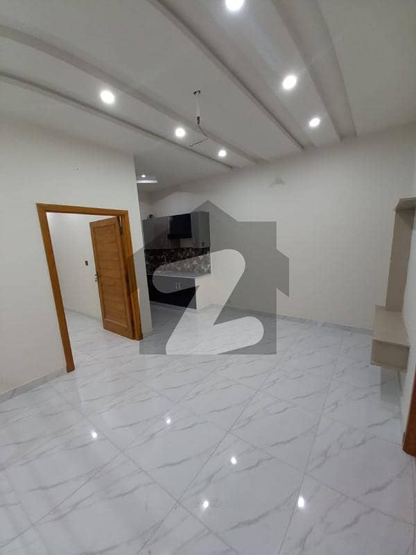 کینال روڈ فیصل آباد میں 3 کمروں کا 3 مرلہ مکان 98 لاکھ میں برائے فروخت۔