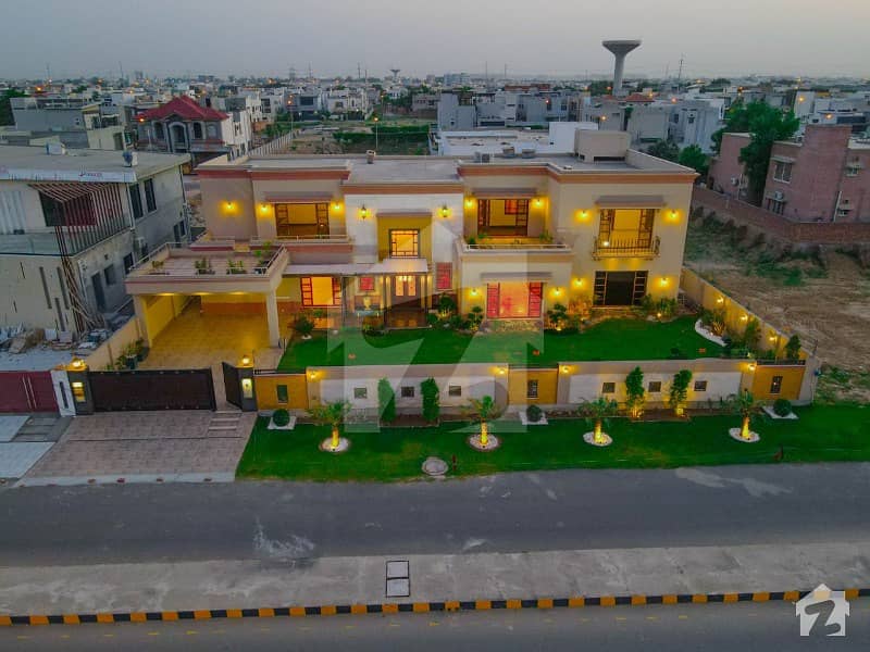 ڈی ایچ اے فیز 6 ڈیفنس (ڈی ایچ اے) لاہور میں 5 کمروں کا 2 کنال مکان 18 کروڑ میں برائے فروخت۔