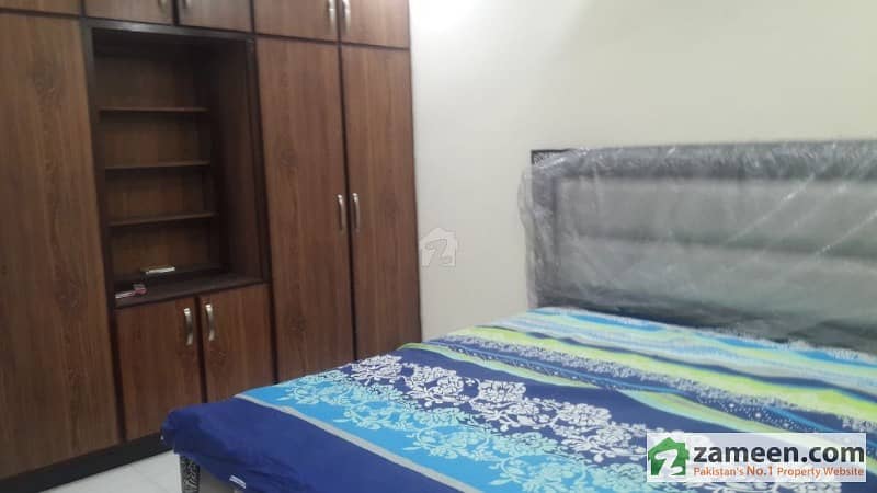 One Bed Room Full Furnished Goods And Level Room  Ideal For Male Female