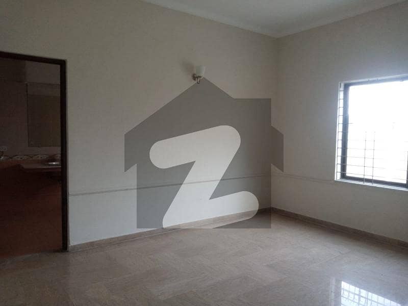 Kanal House Ideal And Luxury Location Bungalow For Sale In Dha Phase 4