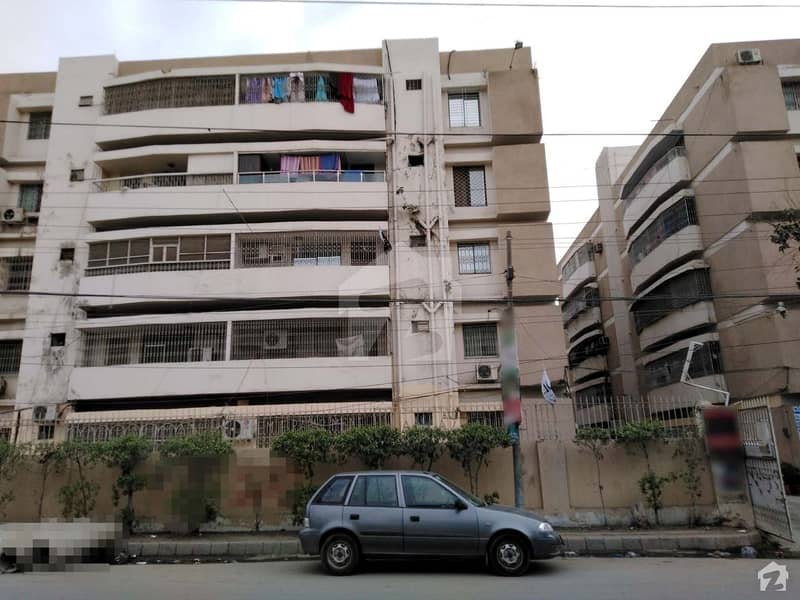 گلشنِ اقبال - بلاک 16 گلشنِ اقبال گلشنِ اقبال ٹاؤن کراچی میں 3 کمروں کا 8 مرلہ فلیٹ 2.75 کروڑ میں برائے فروخت۔