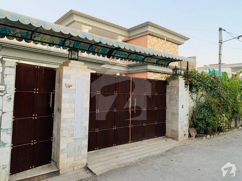 ورسک روڈ پشاور میں 10 کمروں کا 1 کنال مکان 5.5 کروڑ میں برائے فروخت۔