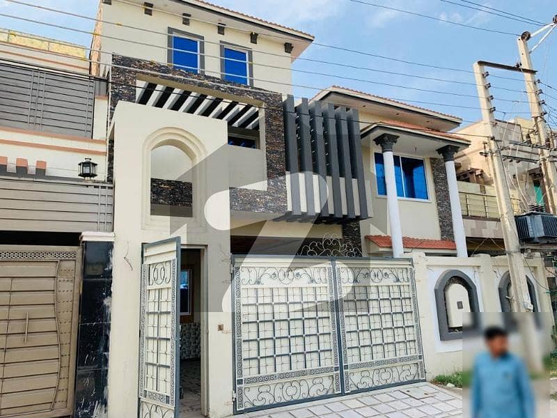 ورسک روڈ پشاور میں 8 کمروں کا 10 مرلہ مکان 3.9 کروڑ میں برائے فروخت۔