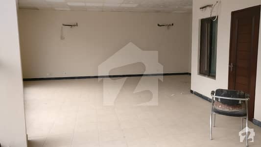 4 MARLA COMMERCIAL FLOOR AVAILABLE FOR RENT BY SERANI ESTATE