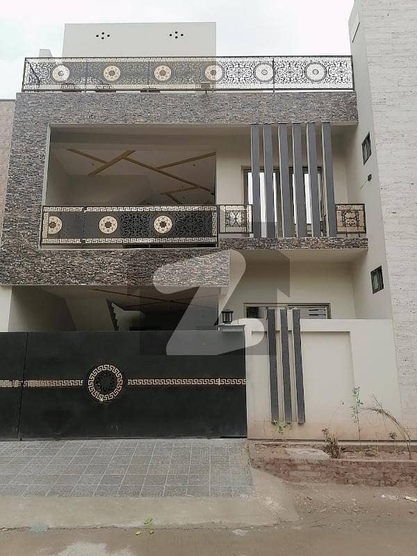 چکلالہ سکیم 3 چکلالہ سکیم راولپنڈی میں 8 کمروں کا 10 مرلہ مکان 3.5 کروڑ میں برائے فروخت۔