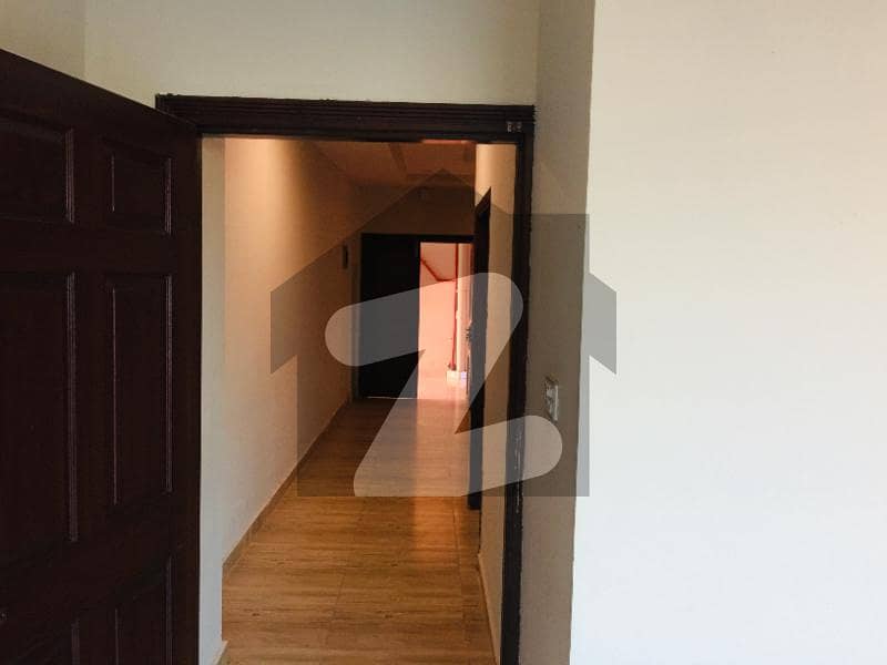E 11 2 Bad Apartment Available For Rent