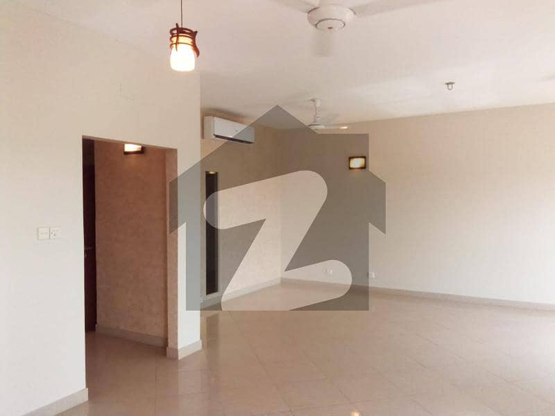 Creek Vista 4 Bed Apartment For Rent