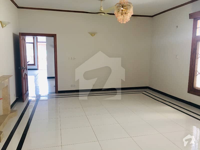 5 Bed Beautiful Renovated House Available For Rent