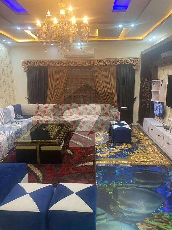 بحریہ ٹاؤن جاسمین بلاک بحریہ ٹاؤن سیکٹر سی بحریہ ٹاؤن لاہور میں 5 کمروں کا 1 کنال مکان 6 کروڑ میں برائے فروخت۔
