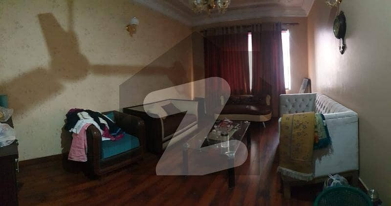 ڈی ایچ اے فیز 2 ایکسٹینشن ڈی ایچ اے ڈیفینس کراچی میں 3 کمروں کا 9 مرلہ فلیٹ 1.5 کروڑ میں برائے فروخت۔