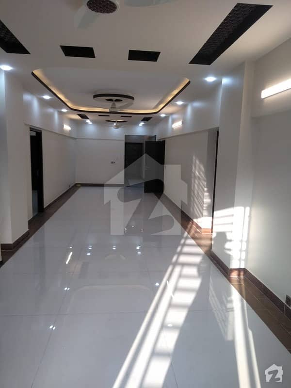 Flat Sized 2400 Square Feet Is Available For Rent In Shaheed Millat Road