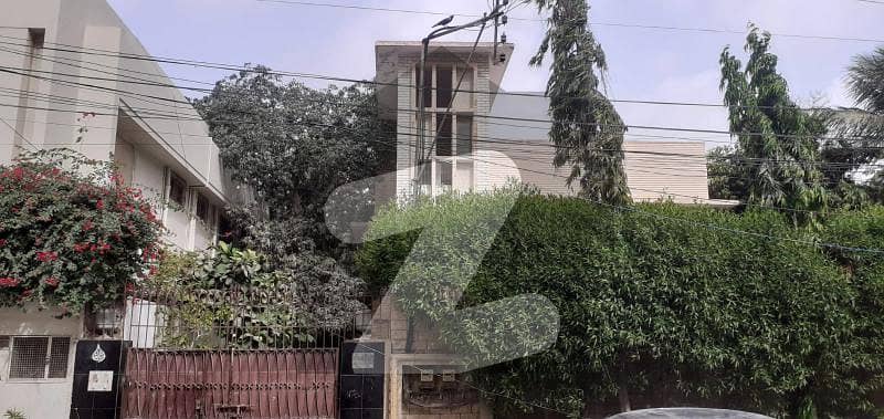 پی ای سی ایچ ایس بلاک 2 پی ای سی ایچ ایس جمشید ٹاؤن کراچی میں 7 کمروں کا 2 کنال مکان 23 کروڑ میں برائے فروخت۔