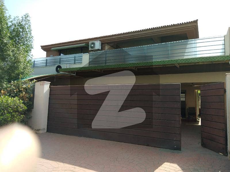 One Kanal 5 Bed Value Added Executive Villa For Sale In Pc Colony Multan.
