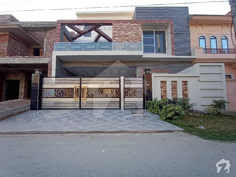 10 Marla Brad New Extra Ordinary Good Location Beautiful House Available For Sale In Wapda Town Phase 2 Near To Park Near To Masjid