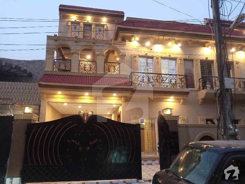 آرکیٹیکٹس انجنیئرز ہاؤسنگ سوسائٹی لاہور میں 5 کمروں کا 10 مرلہ مکان 2.85 کروڑ میں برائے فروخت۔