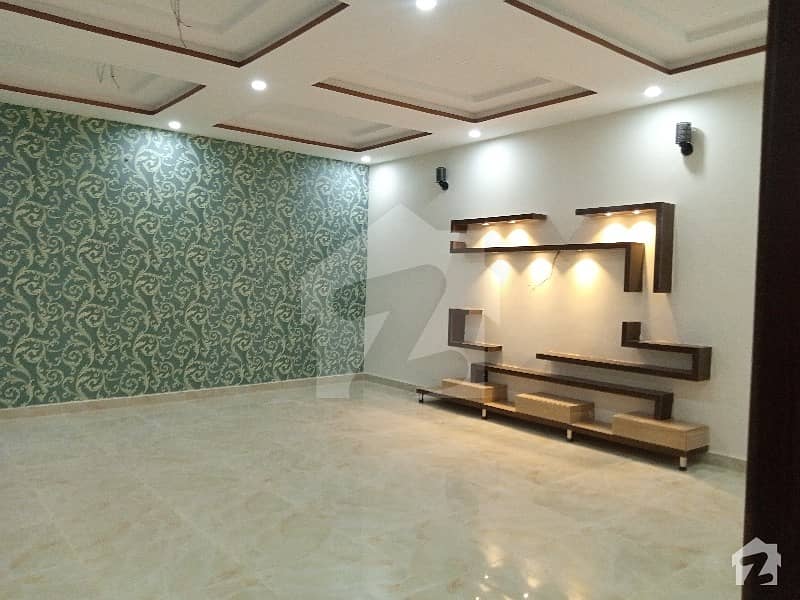 نشیمنِ اقبال لاہور میں 6 کمروں کا 1 کنال مکان 4.6 کروڑ میں برائے فروخت۔