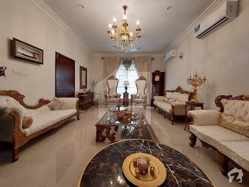 نیوی ہاؤسنگ سکیم کارساز کراچی میں 5 کمروں کا 14 مرلہ مکان 9.25 کروڑ میں برائے فروخت۔