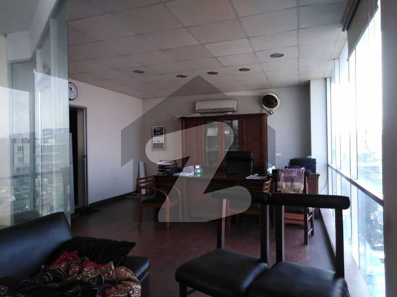 پیکو روڈ لاہور میں 6 کمروں کا 2 کنال مکان 5.5 لاکھ میں کرایہ پر دستیاب ہے۔
