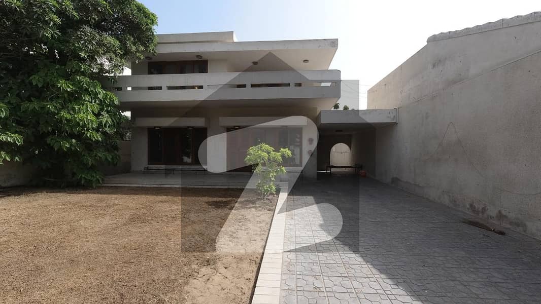 This Is Your Chance Deal 500 Sq,yd Bungalow For Sale.
