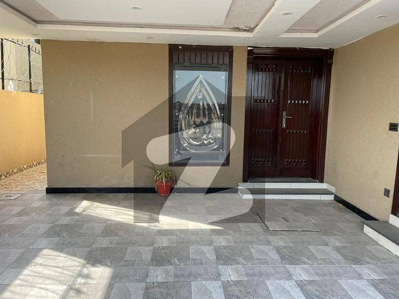10 Marla House for Sale Lake View Block Bahria Town Phase 8