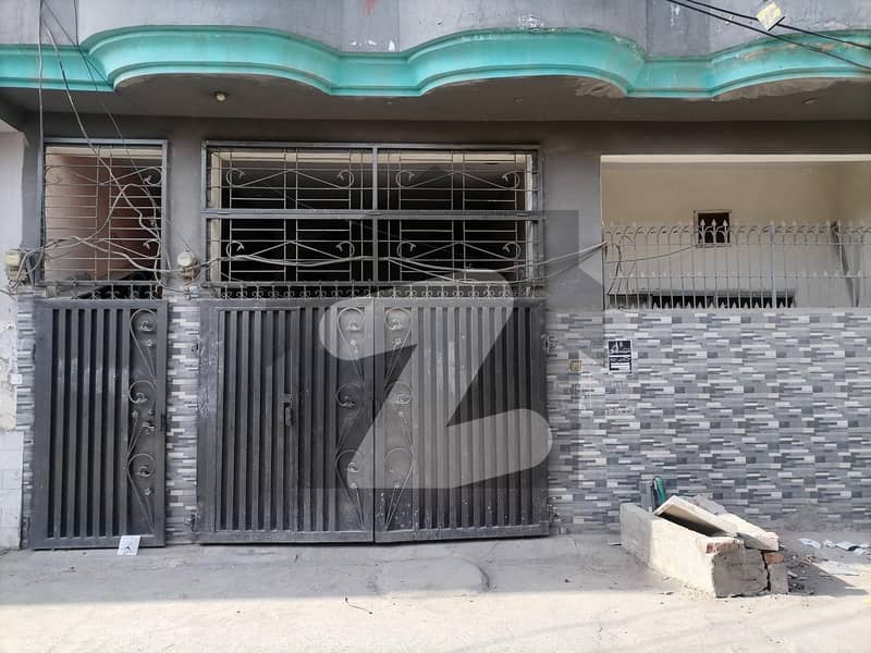 علی پارک کینٹ لاہور میں 6 کمروں کا 6 مرلہ مکان 1.35 کروڑ میں برائے فروخت۔