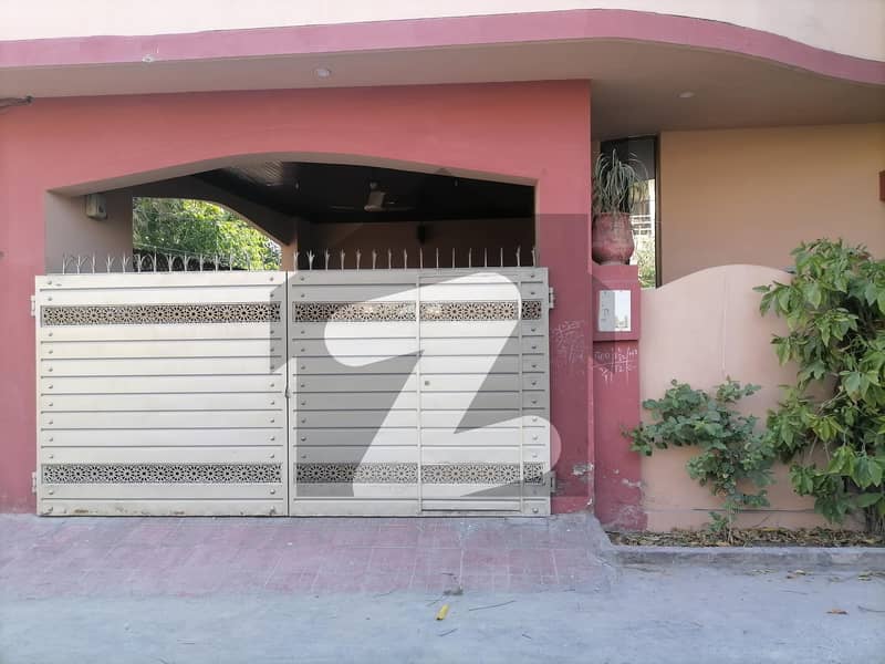 علی پارک کینٹ لاہور میں 4 کمروں کا 7 مرلہ مکان 1.8 کروڑ میں برائے فروخت۔