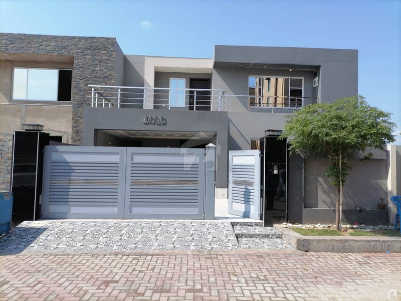 Own This House In , Faisalabad