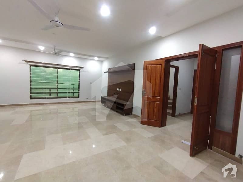 Idyllic Upper Portion Available In Dha Defence Phase 2 For Rent