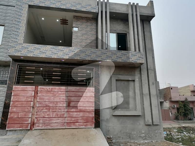 House Is Available For sale In Millat Town