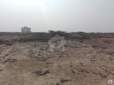 داؤد سوسائٹی گلشنِ اقبال ٹاؤن کراچی میں 1 کنال رہائشی پلاٹ 10.75 کروڑ میں برائے فروخت۔