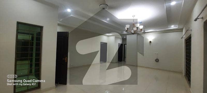 12 Marla Brand New Flat Facing Play Ground For Sale