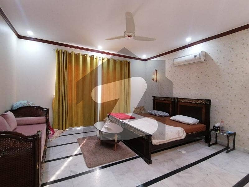 ڈی ایچ اے فیز 4 - بلاک ڈبل اے فیز 4 ڈیفنس (ڈی ایچ اے) لاہور میں 5 کمروں کا 1.25 کنال مکان 8.75 کروڑ میں برائے فروخت۔