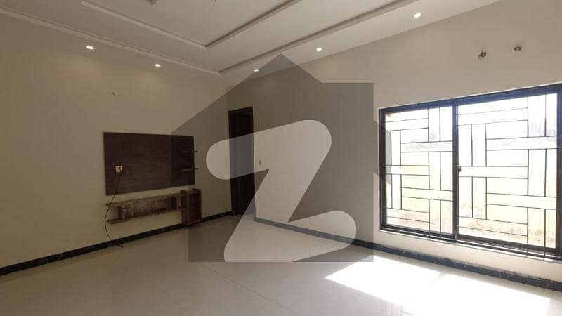 LUXURY 1 KANAL HOUSE AVAILABLE FOR SALE IN Nasheman-E-Iqbal Phase 2 - Block A
