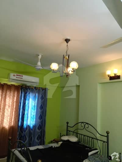 Flat Available For Sale Latifabad No 8