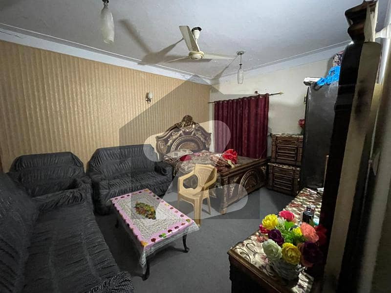 کلفٹن کالونی لاہور میں 5 کمروں کا 5 مرلہ مکان 1.1 کروڑ میں برائے فروخت۔