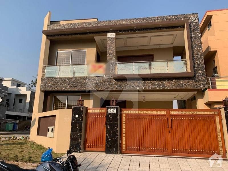 10 marla brand new corner house for sale in bahria town phase 7.