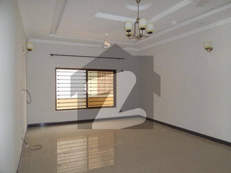 Spacious 2 Kanal House Available For Sale In F-7