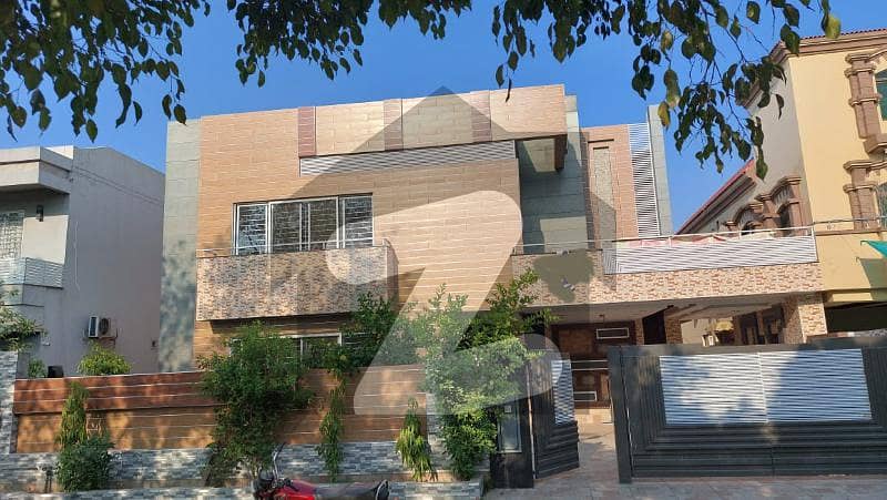 1 Kanal 3 Year Old Owner Build Beautifully Designed Bungalow For Sale At Ali Block Bahria Town Lahore