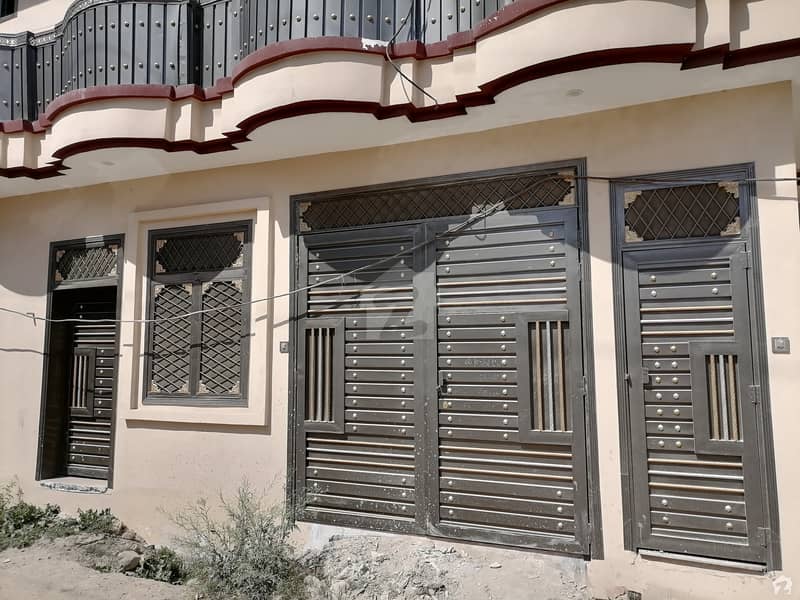 ورسک روڈ پشاور میں 4 کمروں کا 4 مرلہ مکان 95 لاکھ میں برائے فروخت۔