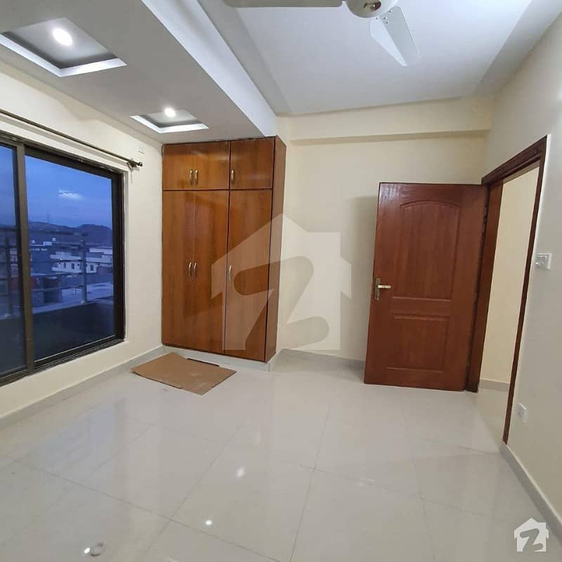 BRAND NEW LUXURY APARTMENT FOR RENT REASONABLE RENT