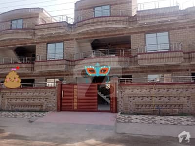 ائیرپورٹ ہاؤسنگ سوسائٹی - سیکٹر 4 ائیرپورٹ ہاؤسنگ سوسائٹی راولپنڈی میں 6 کمروں کا 10 مرلہ مکان 2.1 کروڑ میں برائے فروخت۔