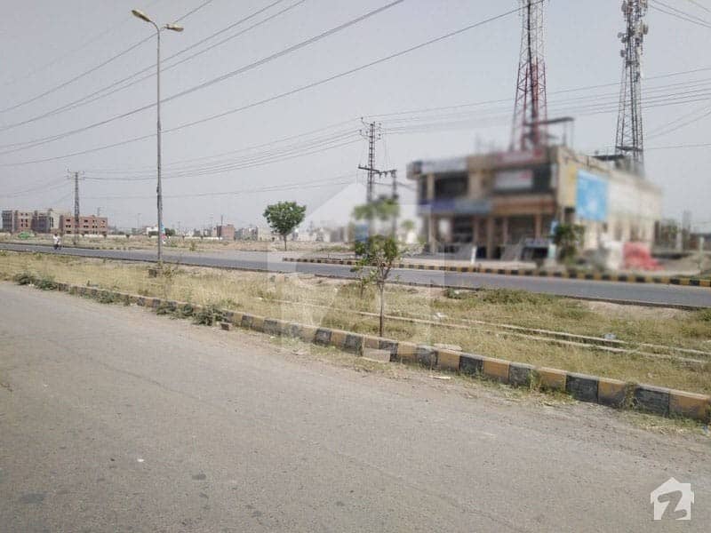 جوبلی ٹاؤن لاہور میں 10 مرلہ رہائشی پلاٹ 1.3 کروڑ میں برائے فروخت۔
