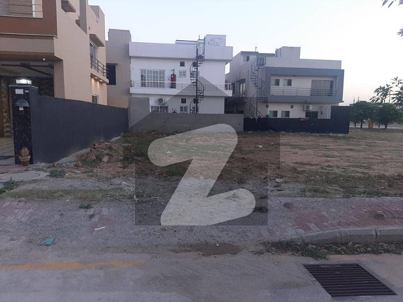Out Class Location Boulevard Back Level Plot For Sale