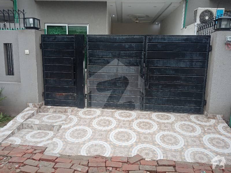 گلشن علی کالونی کینٹ لاہور میں 3 کمروں کا 6 مرلہ مکان 1.3 کروڑ میں برائے فروخت۔