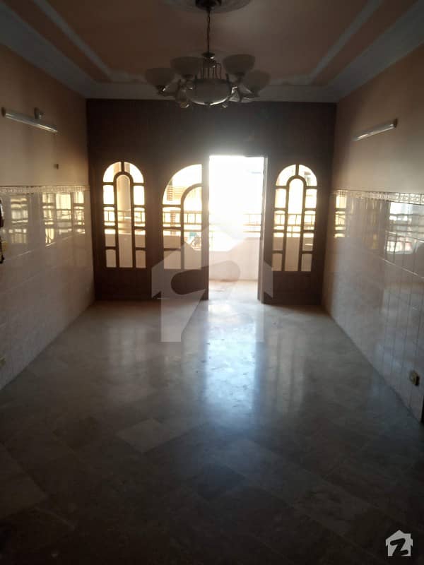 Jamshed Town Flat For Rent Sized 1800  Square Feet