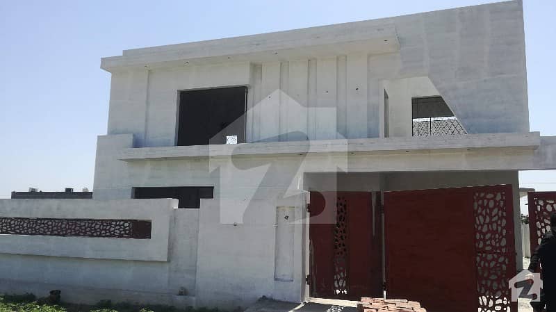 01 Kanal Grey Structure House For Sale